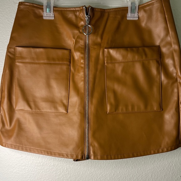 Polyurethane Short Skirt!!! Size Large 100% POLYESTER coating: polyurethane - Picture 2 of 3